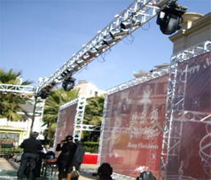 電腦燈在昆明捷皓會(huì)議會(huì)展服務(wù)中的專(zhuān)業(yè)應(yīng)用